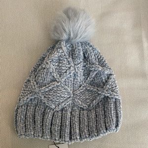 Vera Bradley Blue Gray Sky Beanie